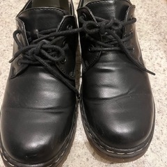 5月中引越しのため希望者いなければ処分します黒　シューズの画像