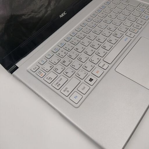 NEC  超薄型13.3インチノート　重量875g　第3世代Core i7搭載 メモリ4G SSD256G HDMI Wifi対応　　