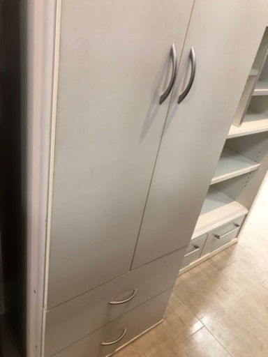 取りに来れる方限定！２枚扉のワードロープです！