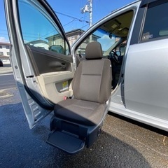 福祉車　介護車　4WD リフトアップシート　パッソセッテの画像