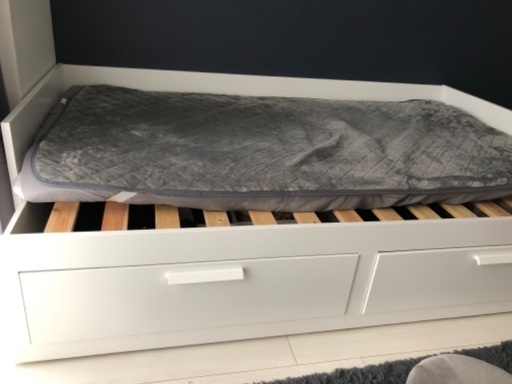 IKEA 超人気ベッド　収納付き