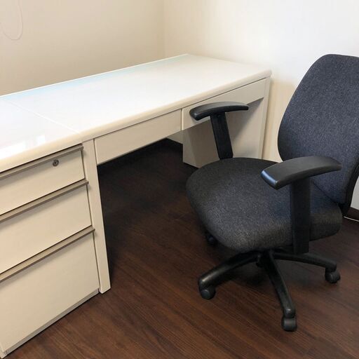 決まりました【３点セット】パソコンデスク＋サイドチェスト＋デスクチェア【美品】