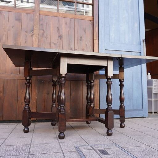 松本民芸家具のＭ型バタフライテーブルです。ミズメザクラ無垢材を使用したクラシカルな食卓は上品で洗練された印象♪使い込むほどに美しさと味