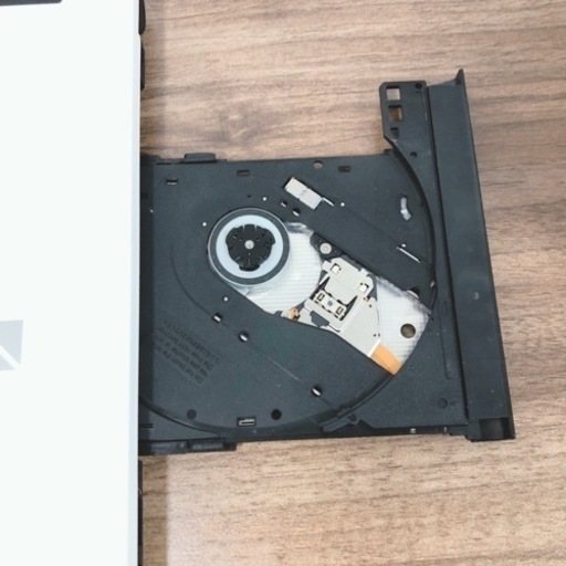 お取り置き中☆大人気♡光沢のあるホワイトPCです。かわいいですね٩(๑❛ᴗ❛๑)۶