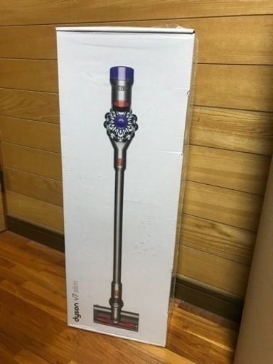 新品未開封　Dyson V7 Slim サイクロン式 コードレス掃除機 SV11SLM