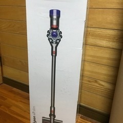 新品未開封　Dyson V7 Slim サイクロン式 コードレス掃除機 SV11SLM