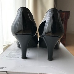 DIANA エナメルパンプス23.5cmの画像