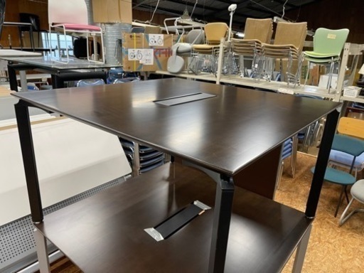 ミーティングテーブル　正方形　120cm 高さ72cm