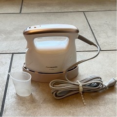 【箱入り美品】Panasonic 衣類スチーマーの画像