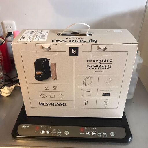 3000円　未開放のネスプレッソ本体とカプセルホルダー