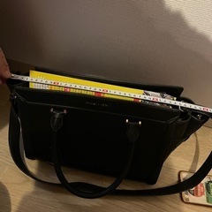 CHARLES & KEITH バッグの画像