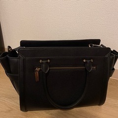CHARLES & KEITH バッグの画像