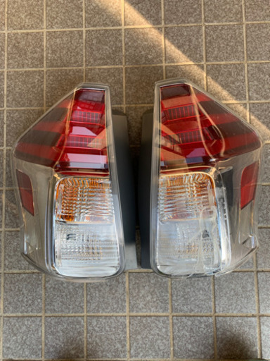 プリウスα後期テールランプ