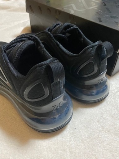 NIKE AIR MAX 720