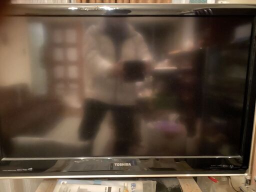 東芝REGZA液晶カラーテレビ37型を3000円で売ります。37ZV500