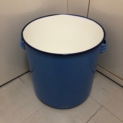 【初年度応援価格】レトロホーローバケツ　中の画像