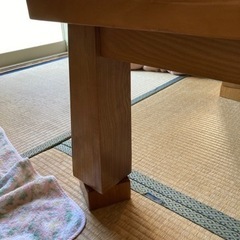 大型のコタツの画像