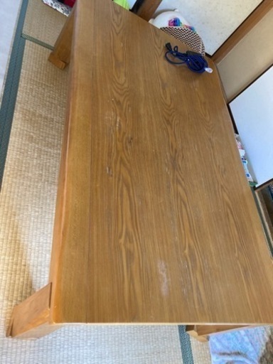 大型のコタツ