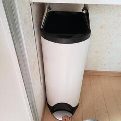 シンプルヒューマンごみ箱の画像