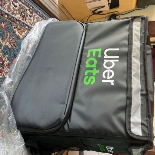ウーバーイーツ　Uber バッグ　ほぼ新品
