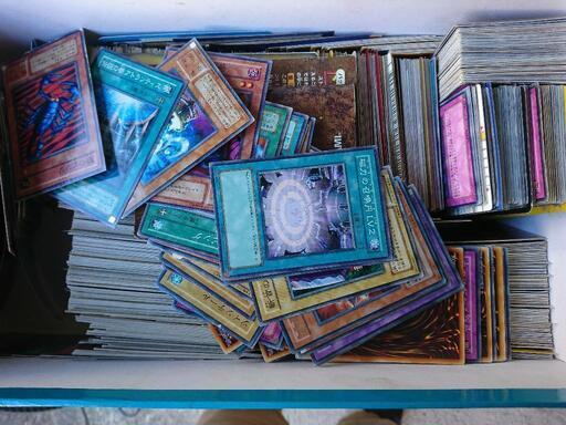 カードゲーム   カードが約1200枚あります。