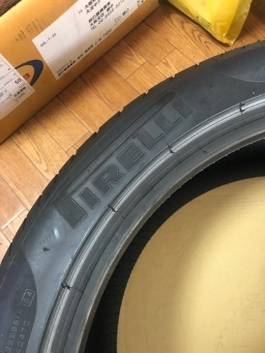 未使用タイヤ ピレリ P ZERO 265/40R20 2019年製