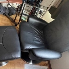 ニトリ　リクライニングチェア　オットマン付きの画像