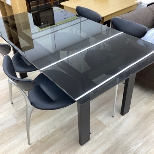 ＊cassina ixc ガラステーブル　ブラック