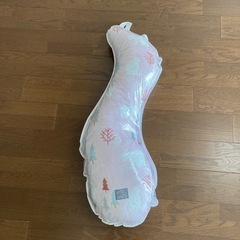 抱き枕　ピンク地　