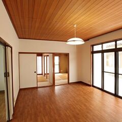 稀少！　ペット可の一戸建て　　広い庭もあり　開放的なお家です♪　...