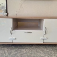 テレビボード　棚