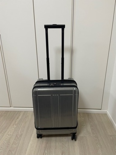 小型スーツケース