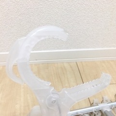 【美品✨】クリップハンガー🧦角ハンガー ピンチハンガー IKEA イケア 洗濯物干しハンガー 洗濯バサミ42個付き 透明 折りたたみ式 自立する 靴 下着 小物の画像