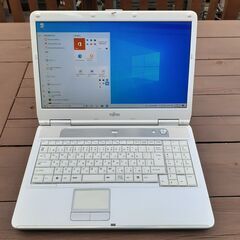 ノートパソコン15.6”　富士通AH30/DN　SSD120GB...