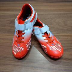 サッカー　ジュニアトレーニングシューズ　アンブロ（20.0cm）