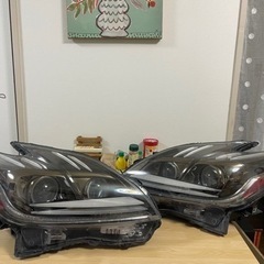 30 プリウス　HID 後期　ヘッドライト