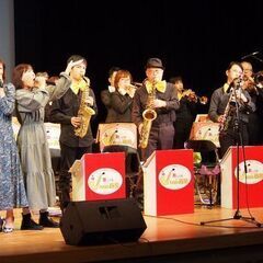 ビッグバンドで、ジャズピアノを弾きませんか？