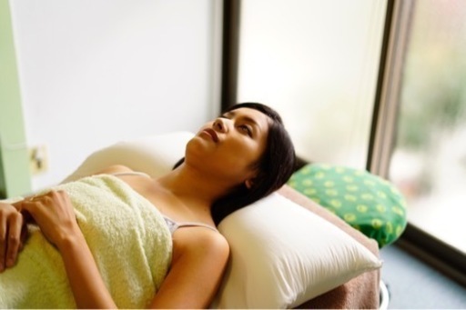 首のカーブを正してくれる矯正枕『アジャストコア』