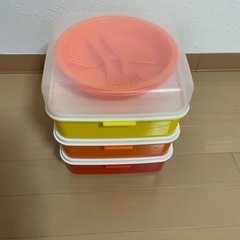 サンコープラスチック 弁当箱 ピクニックケース リオパック 3段 取り皿3枚付き  オレンジ　アウトドア　の画像