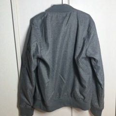 メンズ　グレーアウターの画像