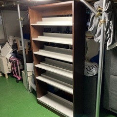 ● 大型の本棚