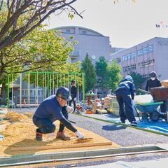 °˖✧◝(⁰▿⁰)◜✧˖°カラーゴムチップとウレタンをミキサーでまぜまぜ！？ゴムチップ舗装作業員【賞与年2回】の画像