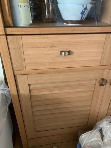 食器棚　土日引き取りしていただける方