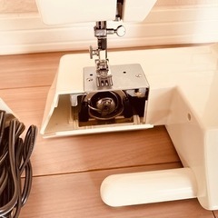 MERRITT Qt-550 ミシンの画像