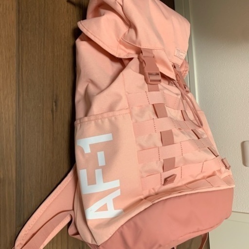 NIKE ほぼ新品　リュック　ピンク