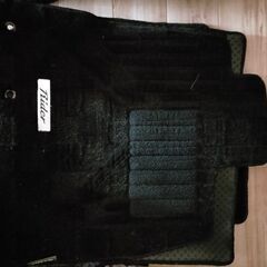 日産ノート純正マットの画像