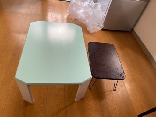 テーブルと自転車