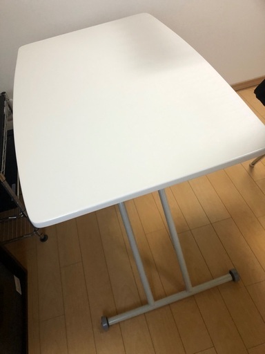 昇降式テーブル