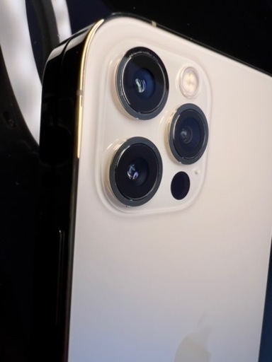 中古超美品 iPhone 12 pro ゴールド 256 GB SIMフリー