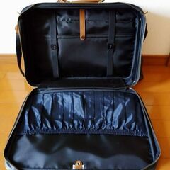 ビジネスバッグ、旅行カバン 縦約33cm 横約48cm 厚み約13cm ハーディエイミス風の画像
